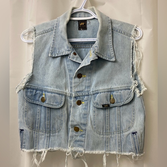 LEE Distressed Vest - Picture 9 of 13